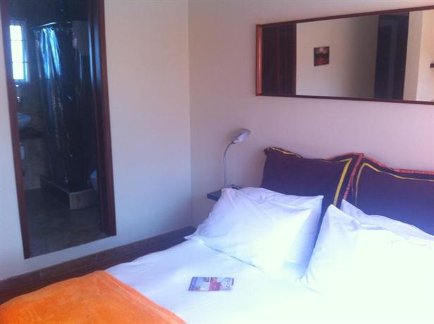 6 Suites Hotel