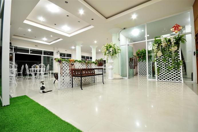 OYO 792 Omsaga Phuket Hotel