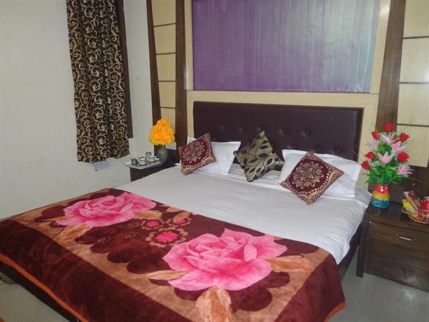 Hotel Darpan Palace