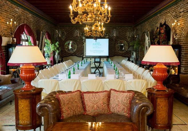 Отель Old House Resort & SPA