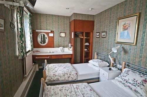 Oakwood Bed and Breakfast Heathrow