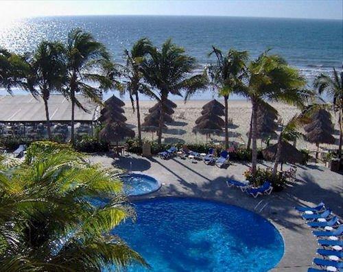 Unlimited Luxury Villas - Gran Marina Condo Dolphin Discovery Puerto Vallarta Mexico thumbnail
