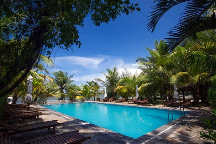 Le Domaine De Tam Hai Resort