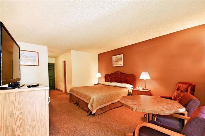 Super 8 by Wyndham Long Beach Motel
