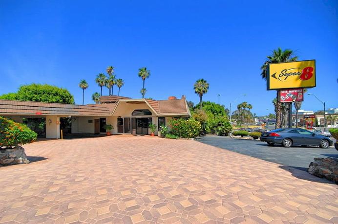 Super 8 by Wyndham Long Beach Motel
