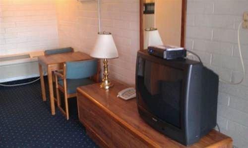 Budget Host Inn Williams
