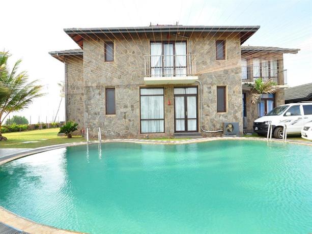 C & I Beach Hotel