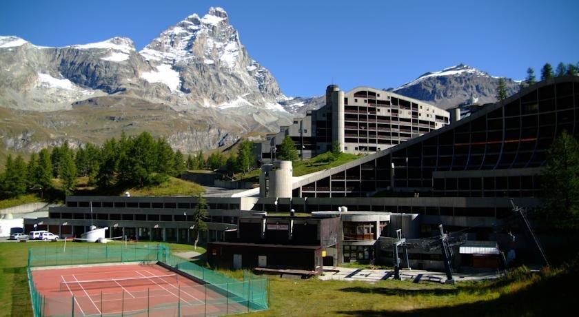 Residence Petit Tibet Bec Carre Ski Lift Italy thumbnail