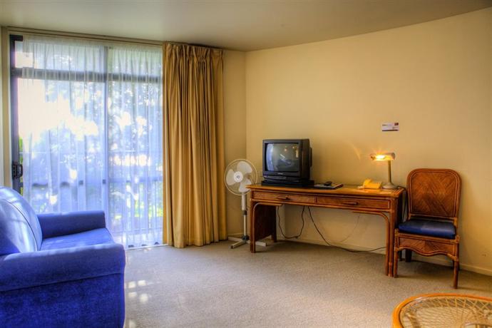 City of Sails Motel