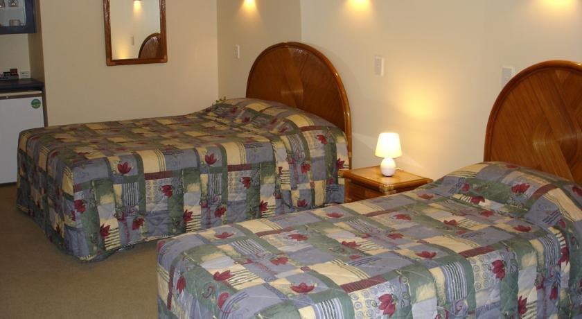 City of Sails Motel