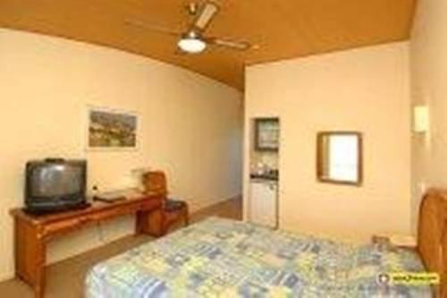 City of Sails Motel