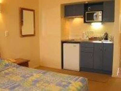 City of Sails Motel