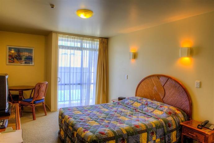 City of Sails Motel
