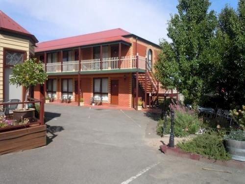 Central Springs Inn