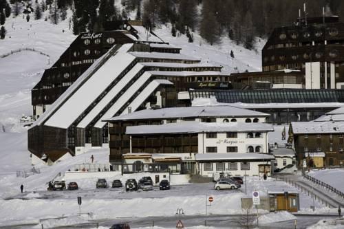 Sporthotel Kurzras Ski Resort Val Senales Italy thumbnail