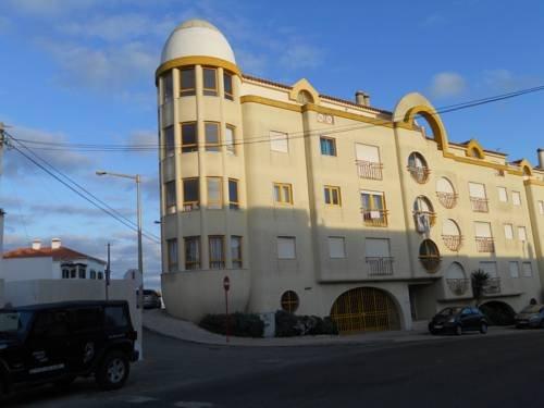 Peniche Beach House - Hostel
