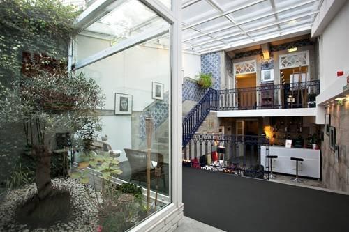 Gallery Hostel