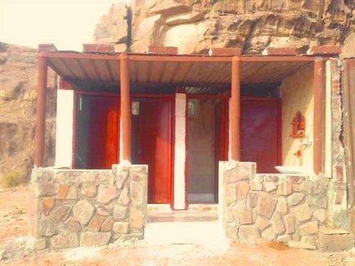 Mountain village camp- wadi rum