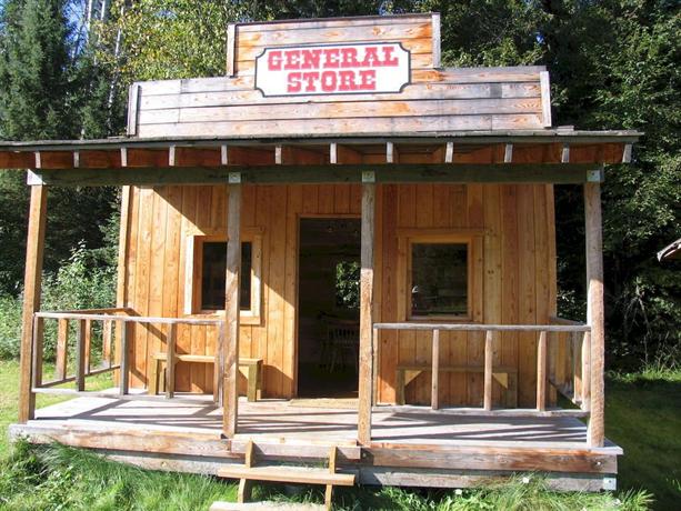 Fort Wells Gray Rustic Cabins Hostel Buck Hill Canada thumbnail
