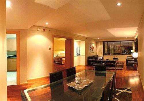 Boulevard Suites Hotel