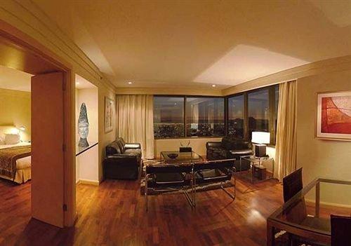 Boulevard Suites Hotel