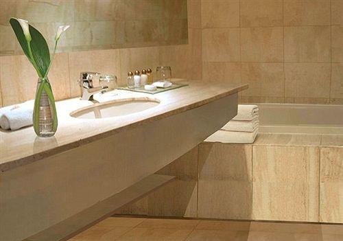 Boulevard Suites Hotel