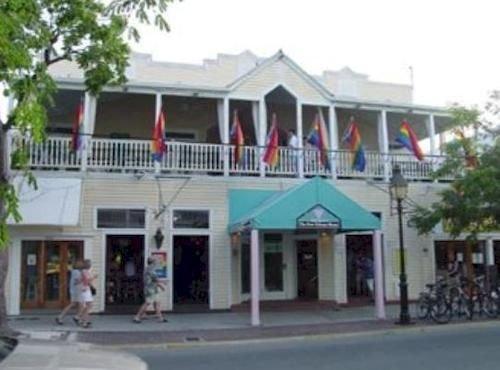 New Orleans House - Gay Male-Only Guesthouse