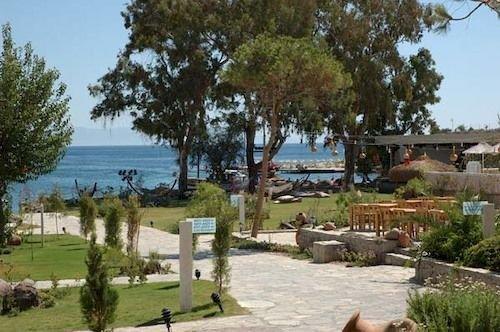Rexene Resort
