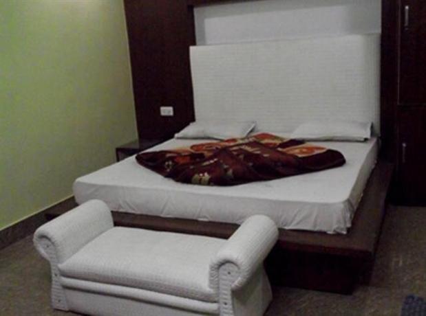 Hotel Radha Krishna