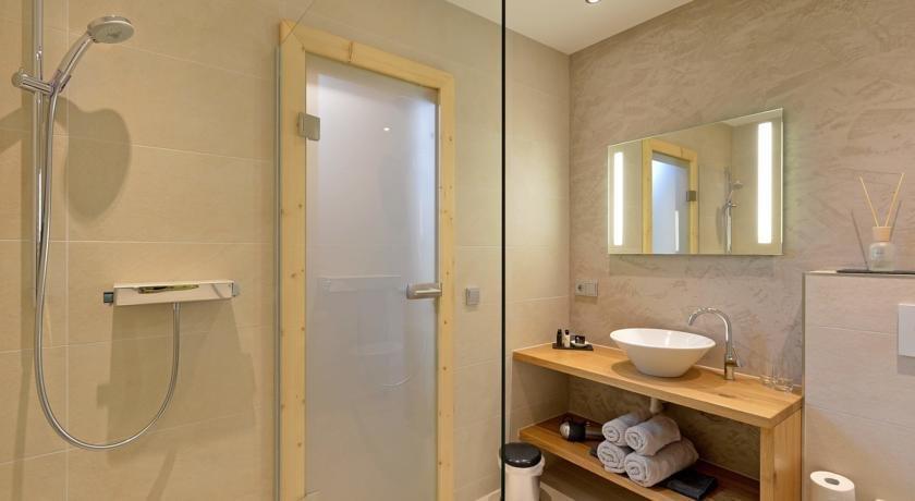 Haus Central Kossen Compare Deals
