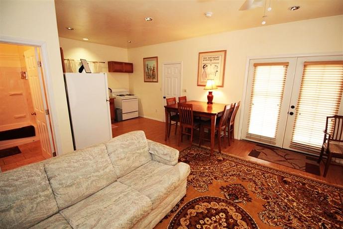 Bird Watcher Inn