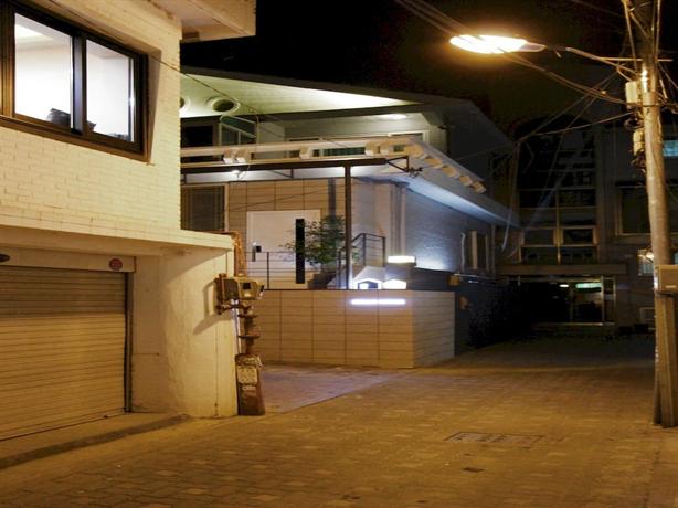 Queen House Hongdae