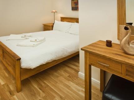 St Giles Advocate's Close Apartment