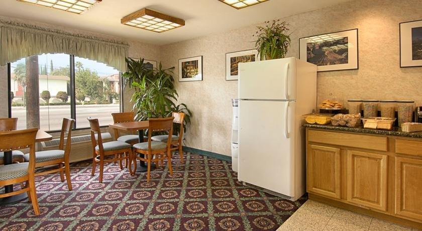 Days Inn by Wyndham Anaheim Near the Park