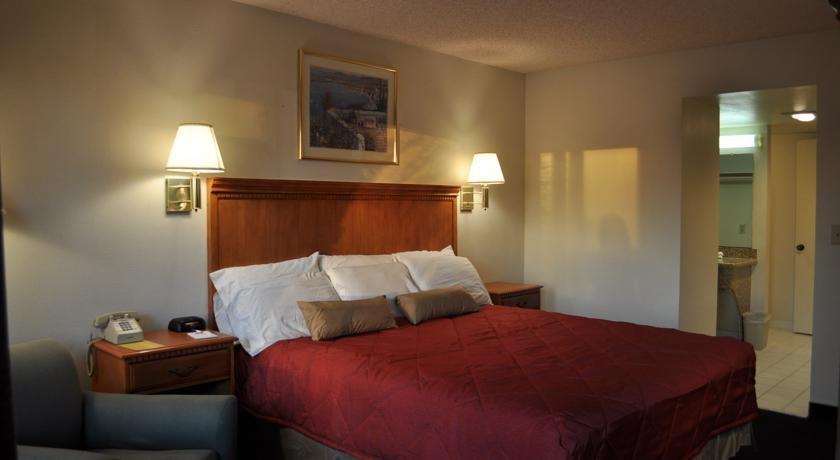 Days Inn by Wyndham Anaheim Near the Park
