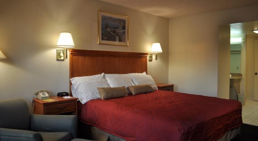 Days Inn by Wyndham Anaheim Near the Park