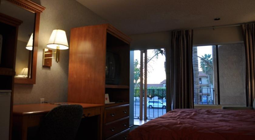 Days Inn by Wyndham Anaheim Near the Park