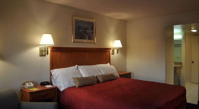 Days Inn by Wyndham Anaheim Near the Park