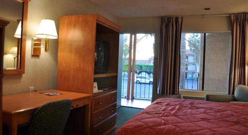 Days Inn by Wyndham Anaheim Near the Park