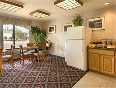 Days Inn by Wyndham Anaheim Near the Park