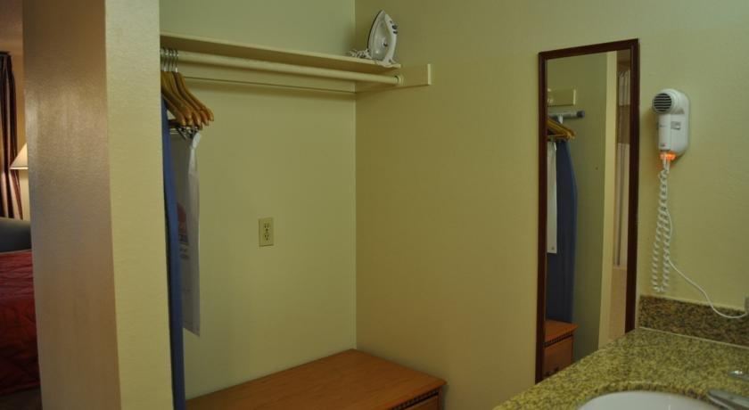 Days Inn by Wyndham Anaheim Near the Park