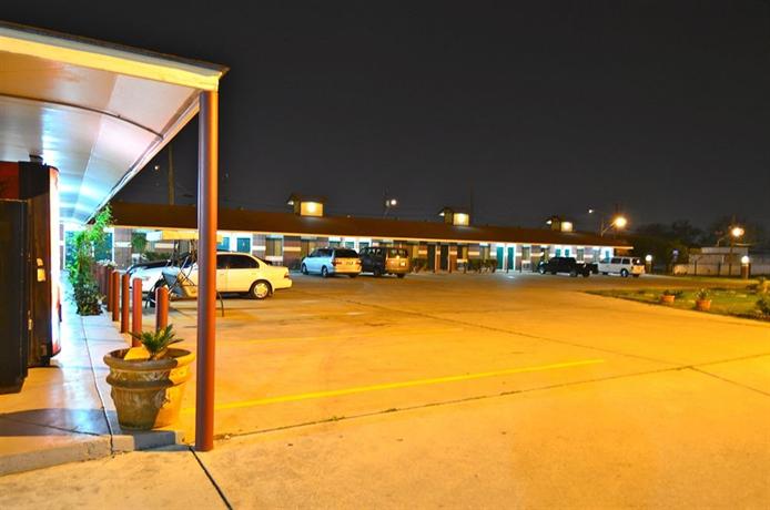 Alamo Inn & Suites