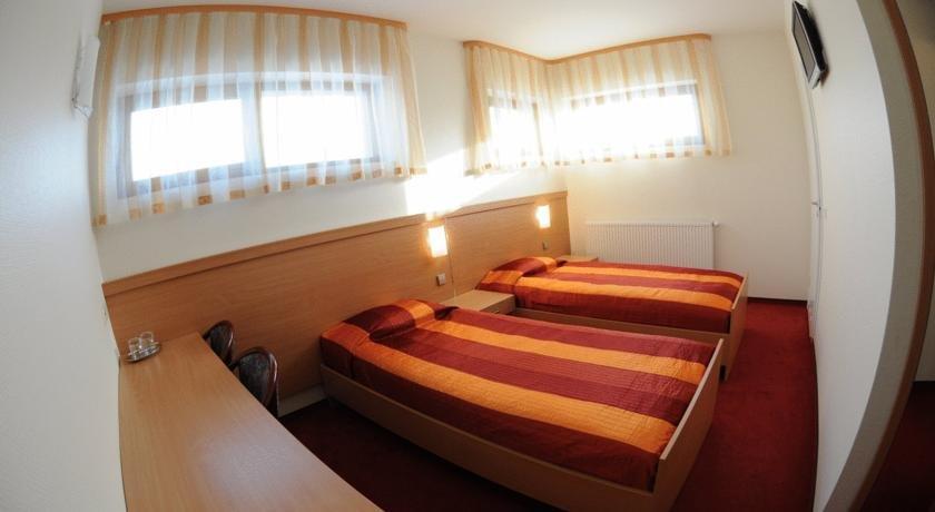Egas Motel