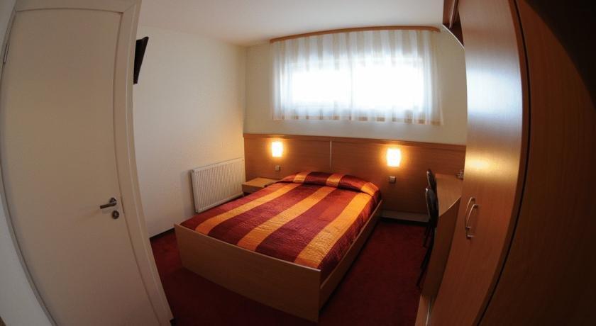 Egas Motel