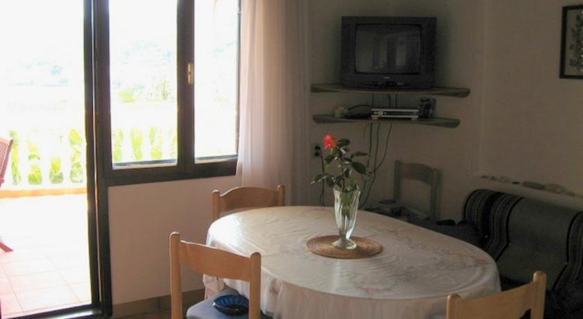 Vis Apartments