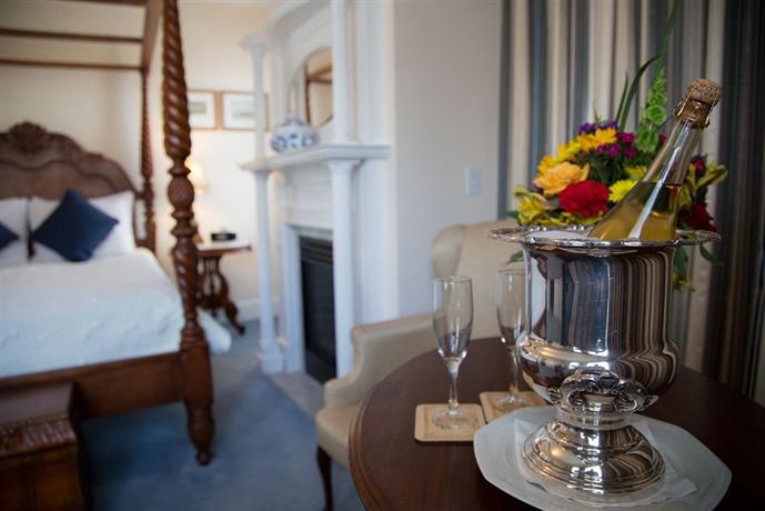 Almondy Inn