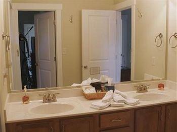 Seven Oaks Inn B&B