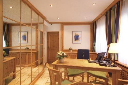 Hotel Zermama Zermatt 4* (ex. Hotel Mama Zermatt)