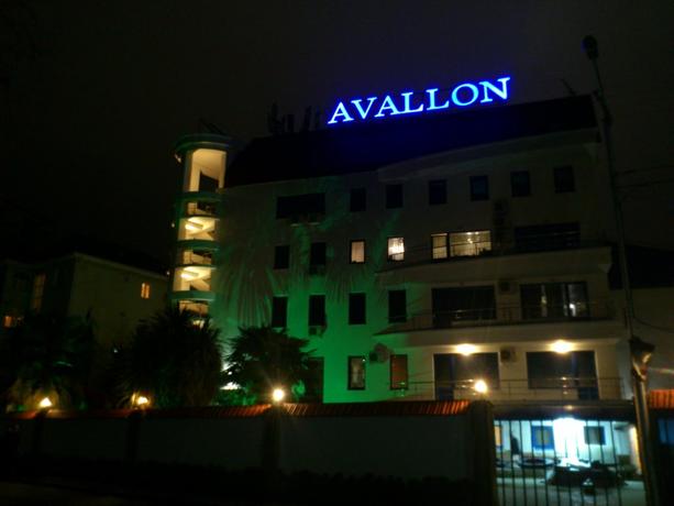 Отель Аваллон