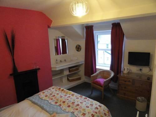 Dolly Waggon Guest House